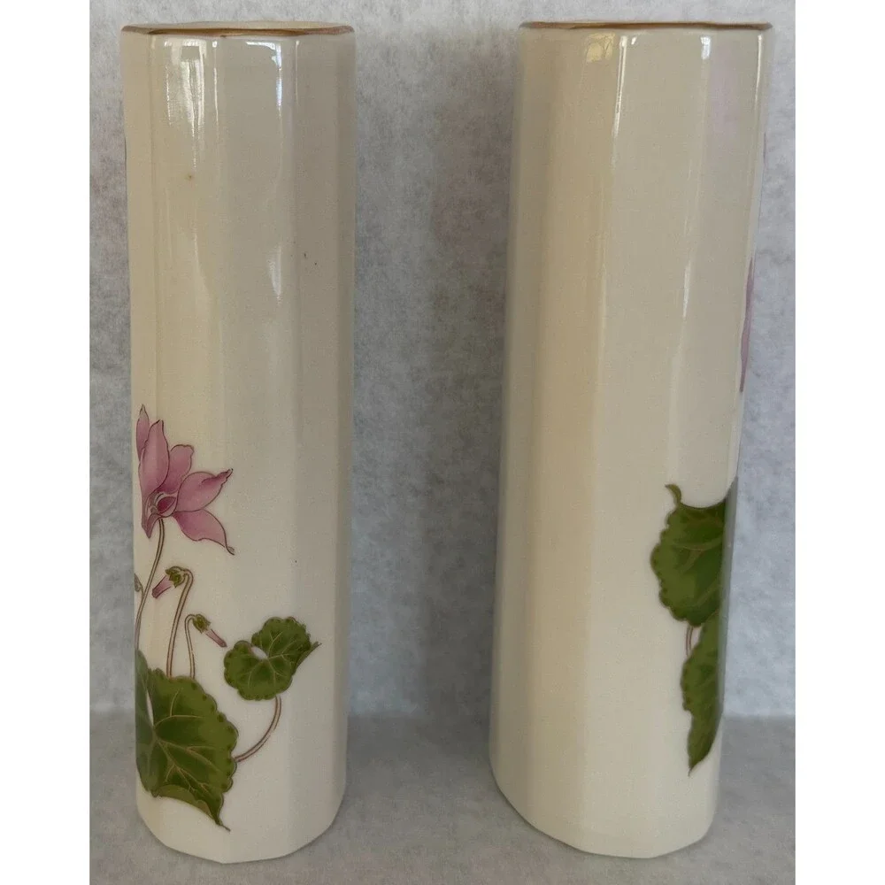 Set of 2 Otagiri Vases in Cyclamen Pattern